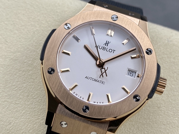 ウブロコピー時計背面デザイン